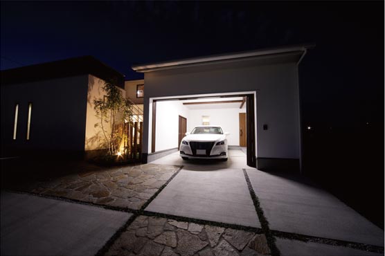 THE NIGHT SCENE：外観・玄関土間